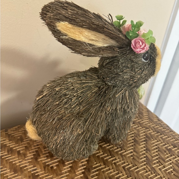 Ashland Easter bunny decor - Picture 2 of 4